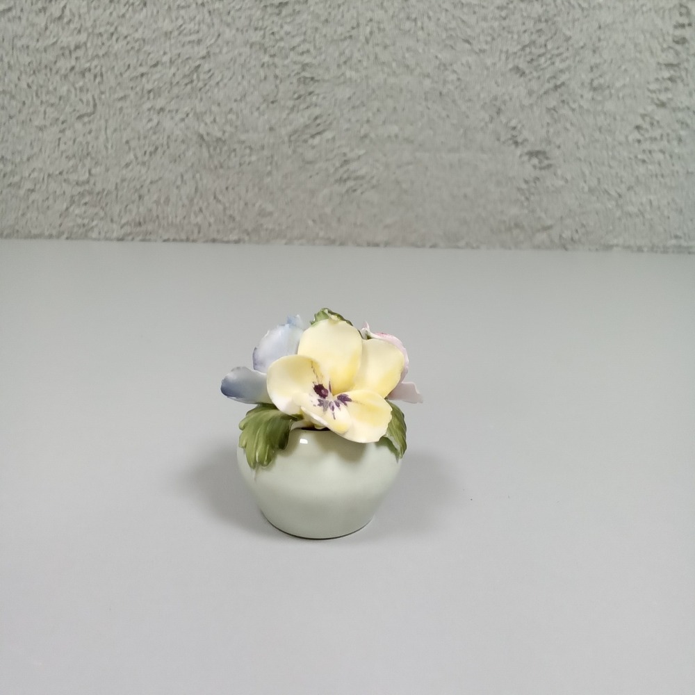 Radnor Bone China England Floral Figurine Miniature‎ Rose Pansy Bouquet Vintage
